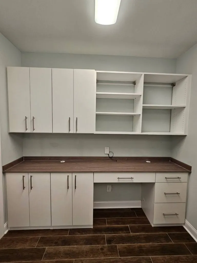Desk with Cabinets and Shelves min
